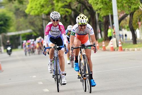 Daniela durante a prova / Foto: Luis Claudio Antunes/Bike76